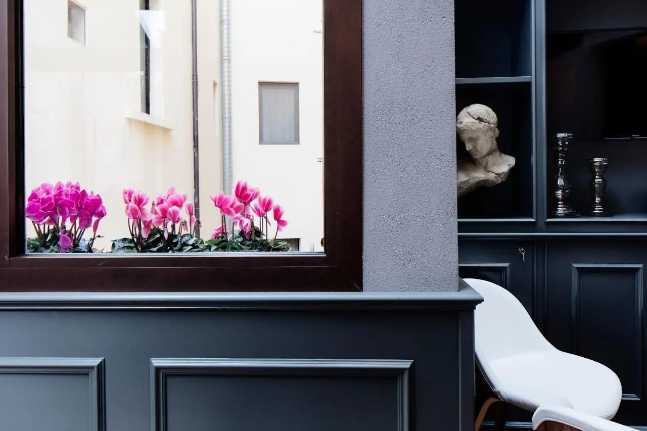 ****  The Frame Hotel Florence Italy